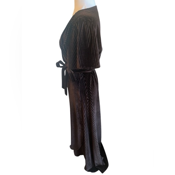 NWT Baltic Born Andi Ribbed Velvet Wrap Short Sleeve Maxi Dress Black Orchid XL - Picture 4 of 13